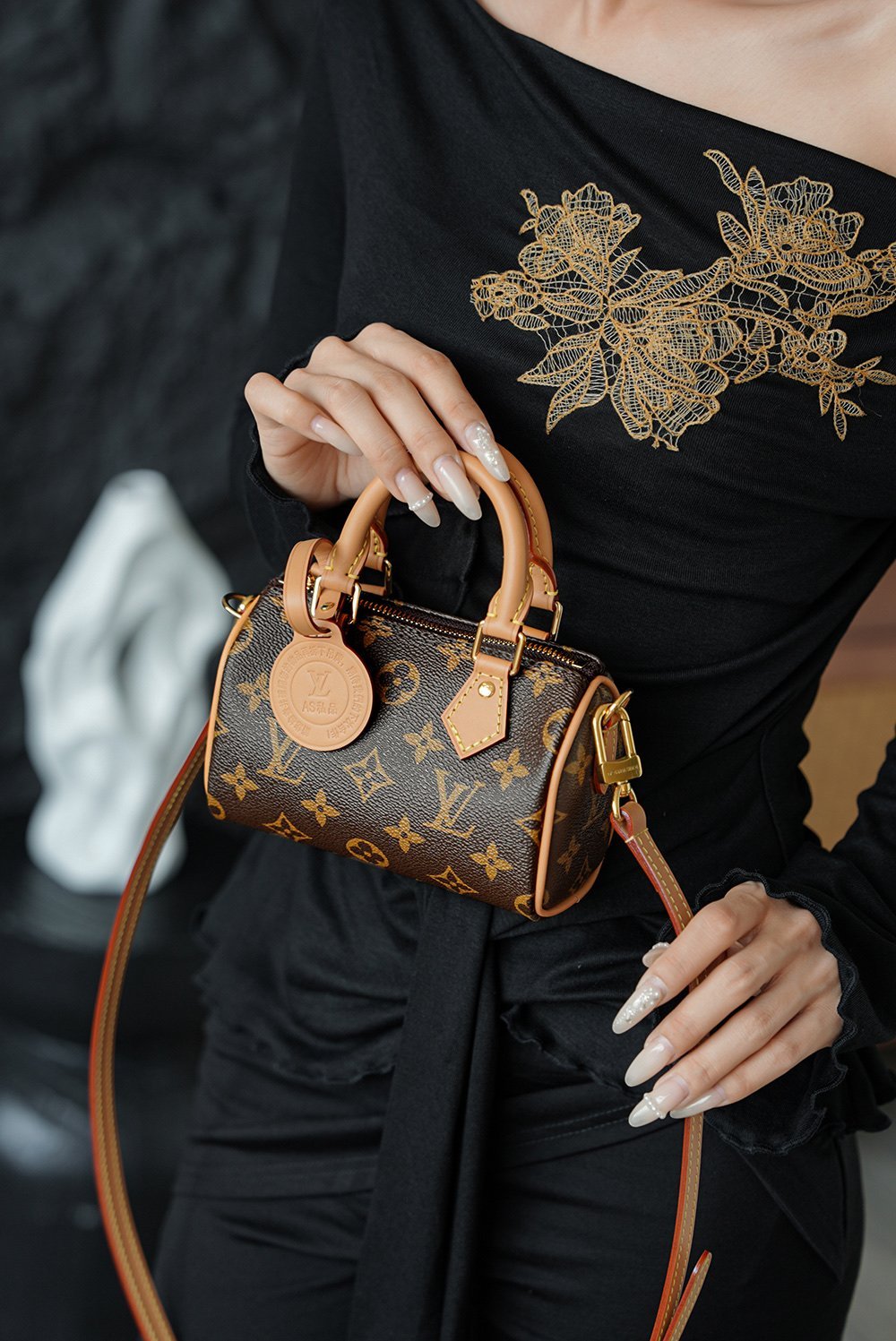 M81085 Model Photos detail image 2 sourced from womanlvbag.com