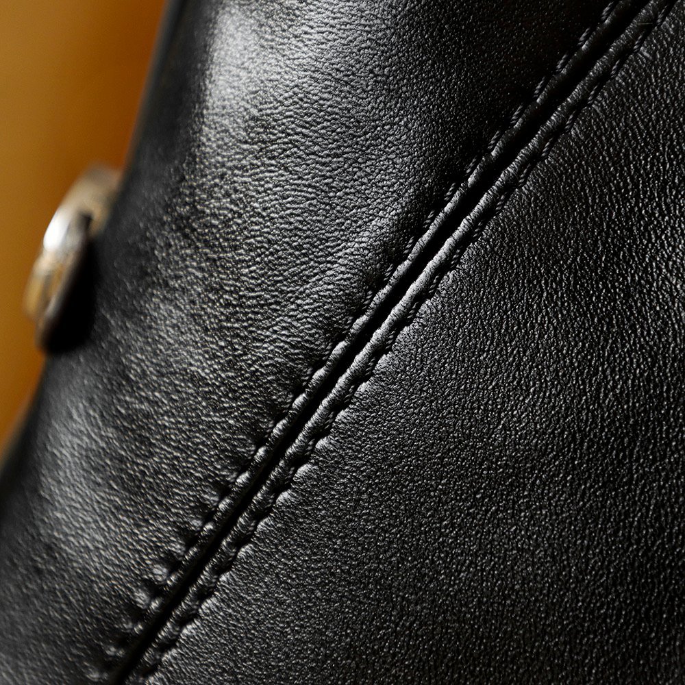 Louis Vuitton M28160 detail image 1 sourced from womanlvbag.com