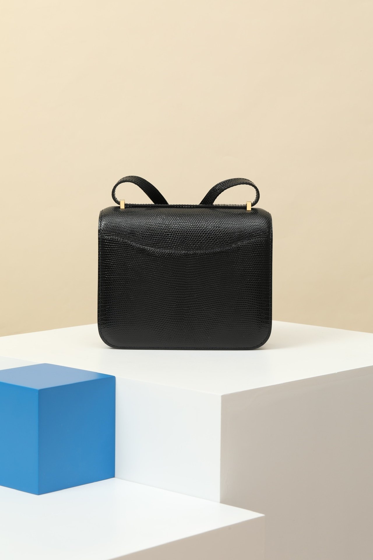 Hermès Constance 19 – Lizard 89 Noir GHW detail image 2 sourced from womanlvbag.com