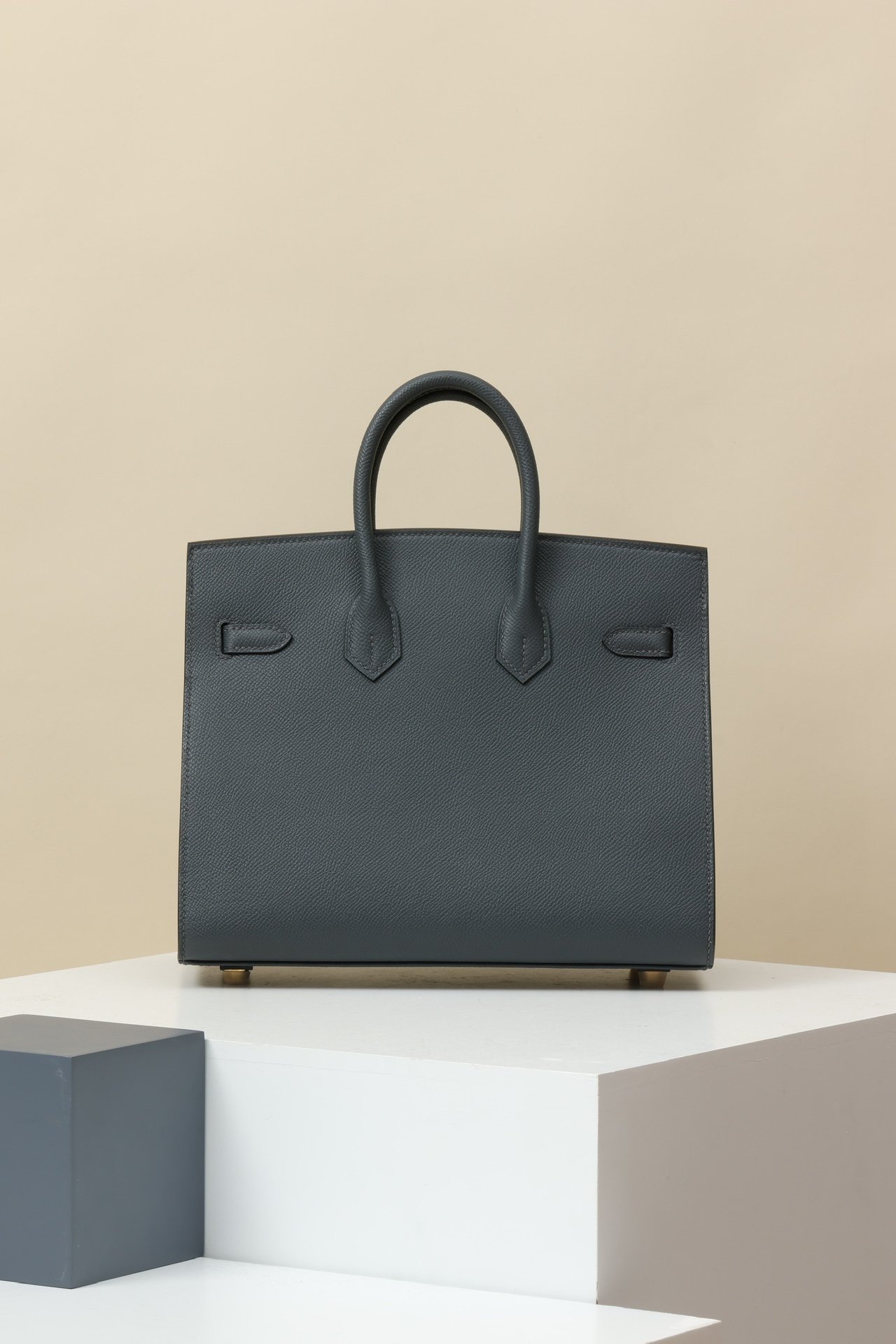 Hermès Birkin 25 Gris Nébulé H0 Epsom Leather Gold Hardware (GHW) detail image 2 sourced from womanlvbag.com