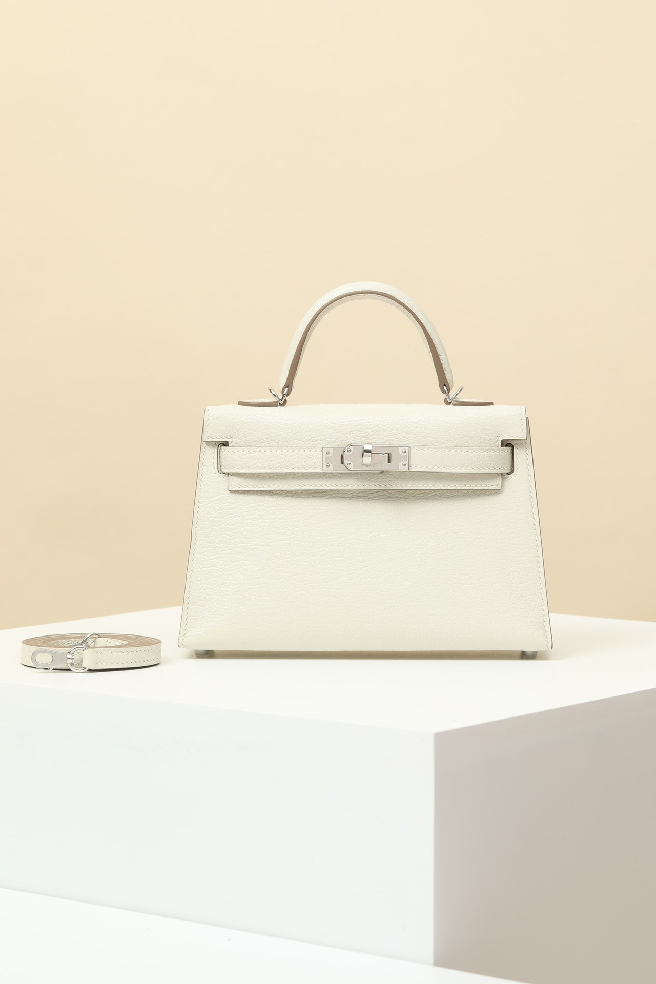 Hermès Mini Kelly II 19 – Chèvre Leather in Champignon (OT) PHW detail image 1 sourced from womanlvbag.com