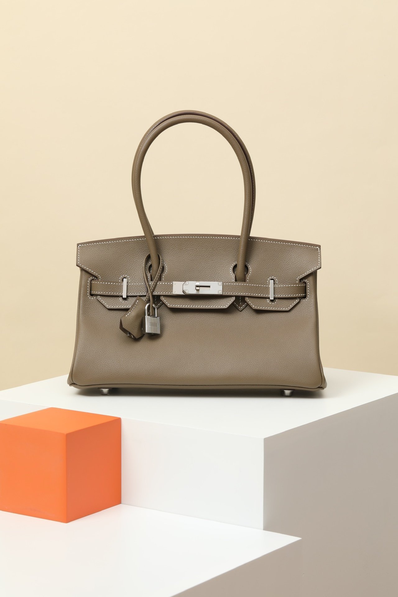 Hermès Birkin Shoulder Light 29 in 85 Etoupe (greige/taupe-grey) detail image 1 sourced from womanlvbag.com