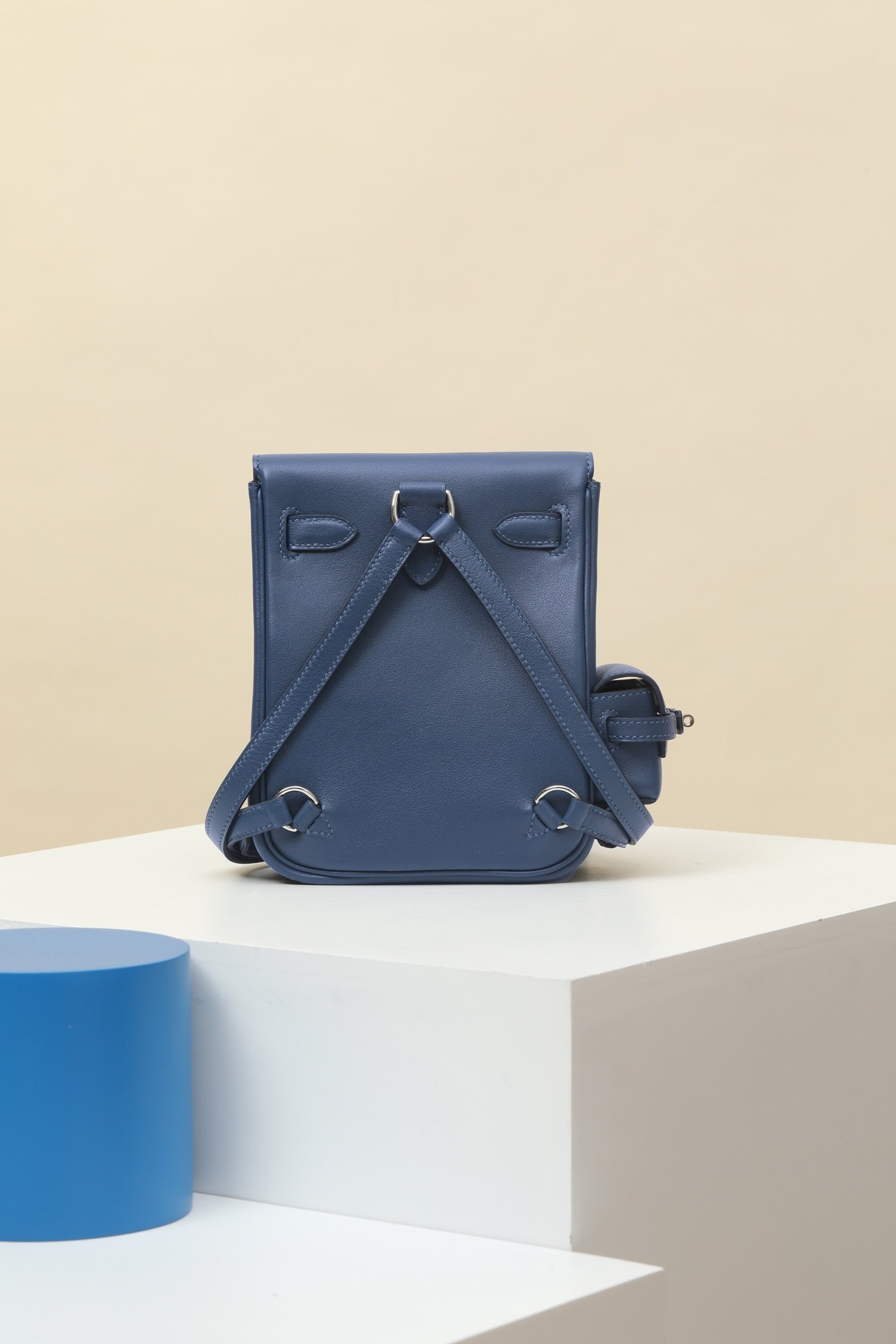 Hermès Hac à Dos PM Swift 7P Bleu de Prusse PHW detail image 2 sourced from womanlvbag.com