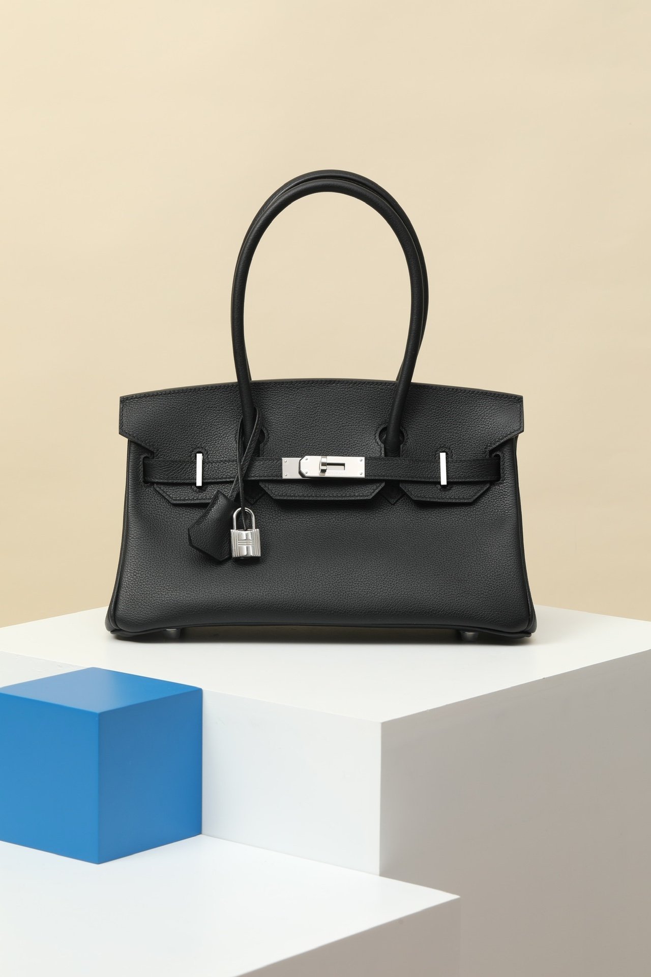 Hermès Birkin Shoulder Light 29 in CK89 Noir (Black) with Palladium hardware (PHW) detail image 1 sourced from womanlvbag.com