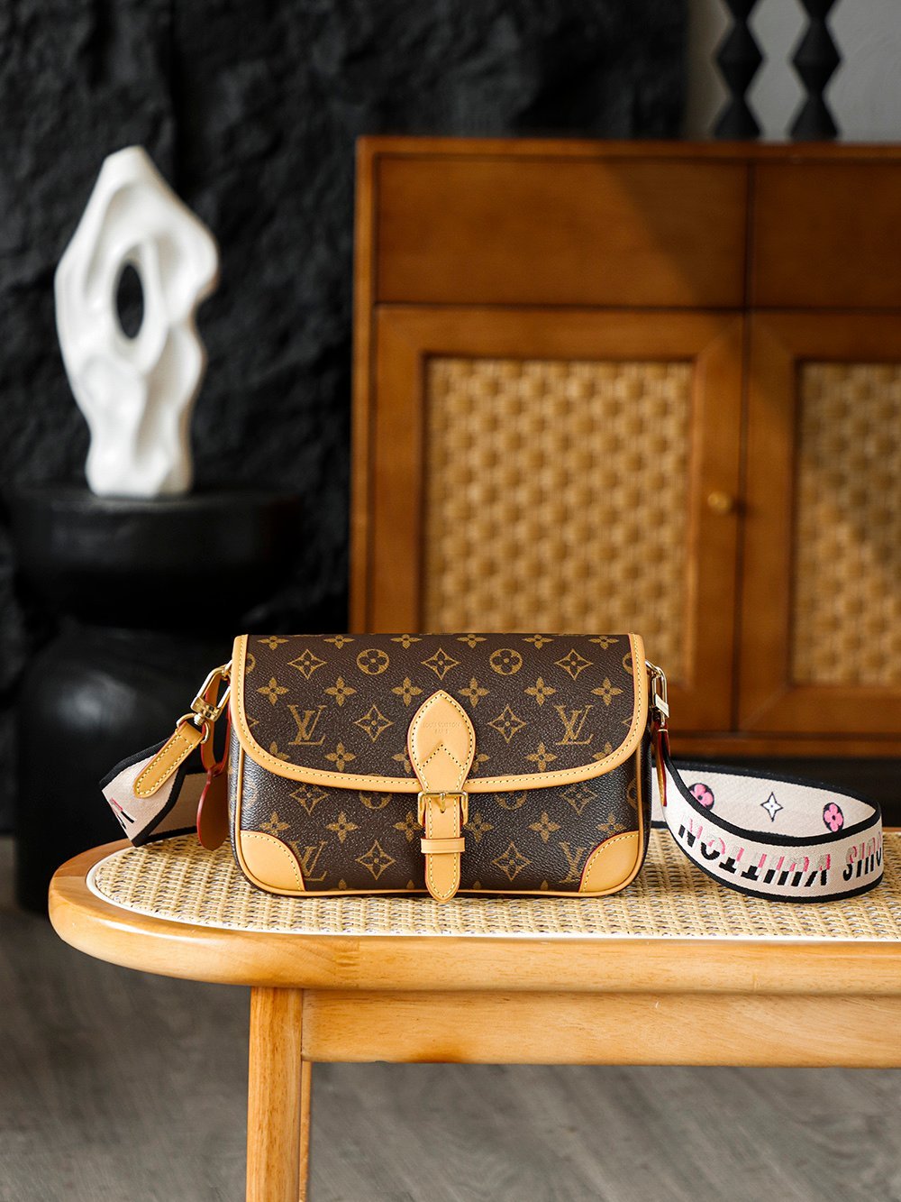 Louis Vuitton Diane Satchel – Monogram Canvas with Bicolor Jacquard Strap (M45985) detail image 1 sourced from womanlvbag.com