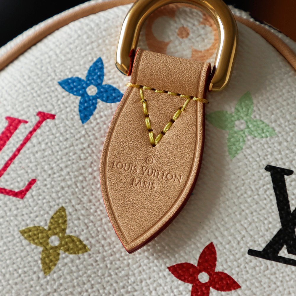 M13085 More Details detail image 2 sourced from womanlvbag.com