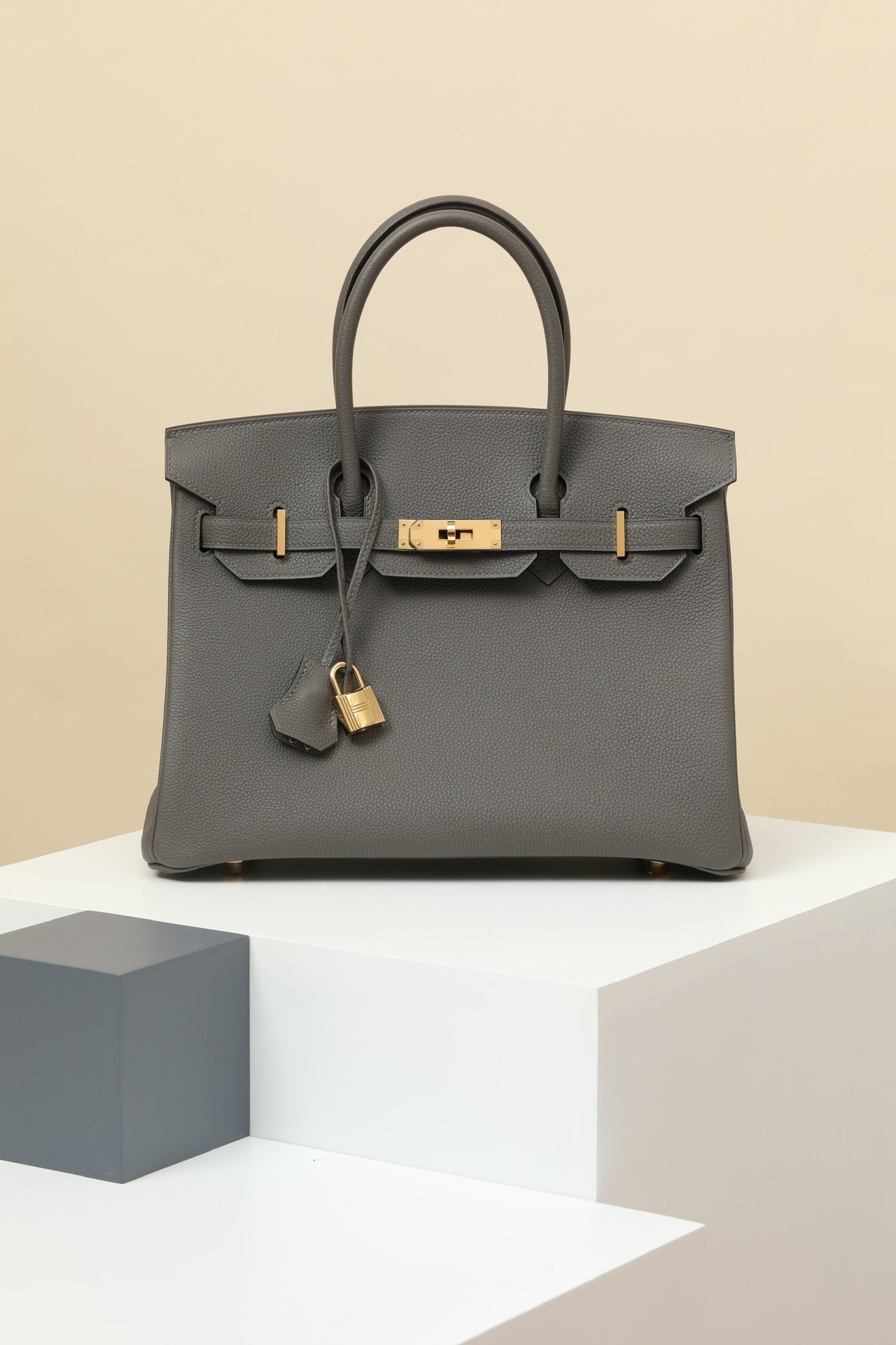 Hermès Birkin 30 Togo Calfskin 8F Gris Étain GHW detail image 1 sourced from womanlvbag.com