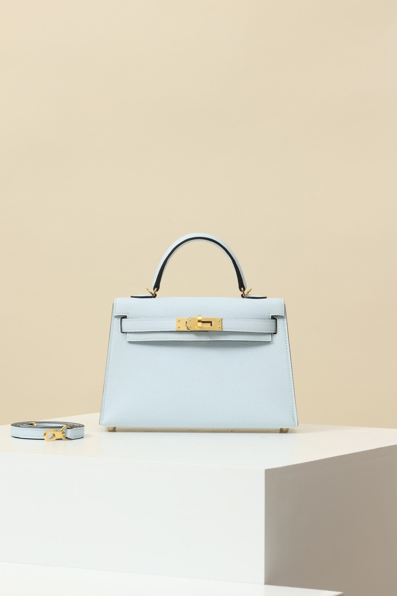 Hermès Mini Kelly 19 G2 Epsom Bleu Saint-Cyr 08 GHW detail image 1 sourced from womanlvbag.com