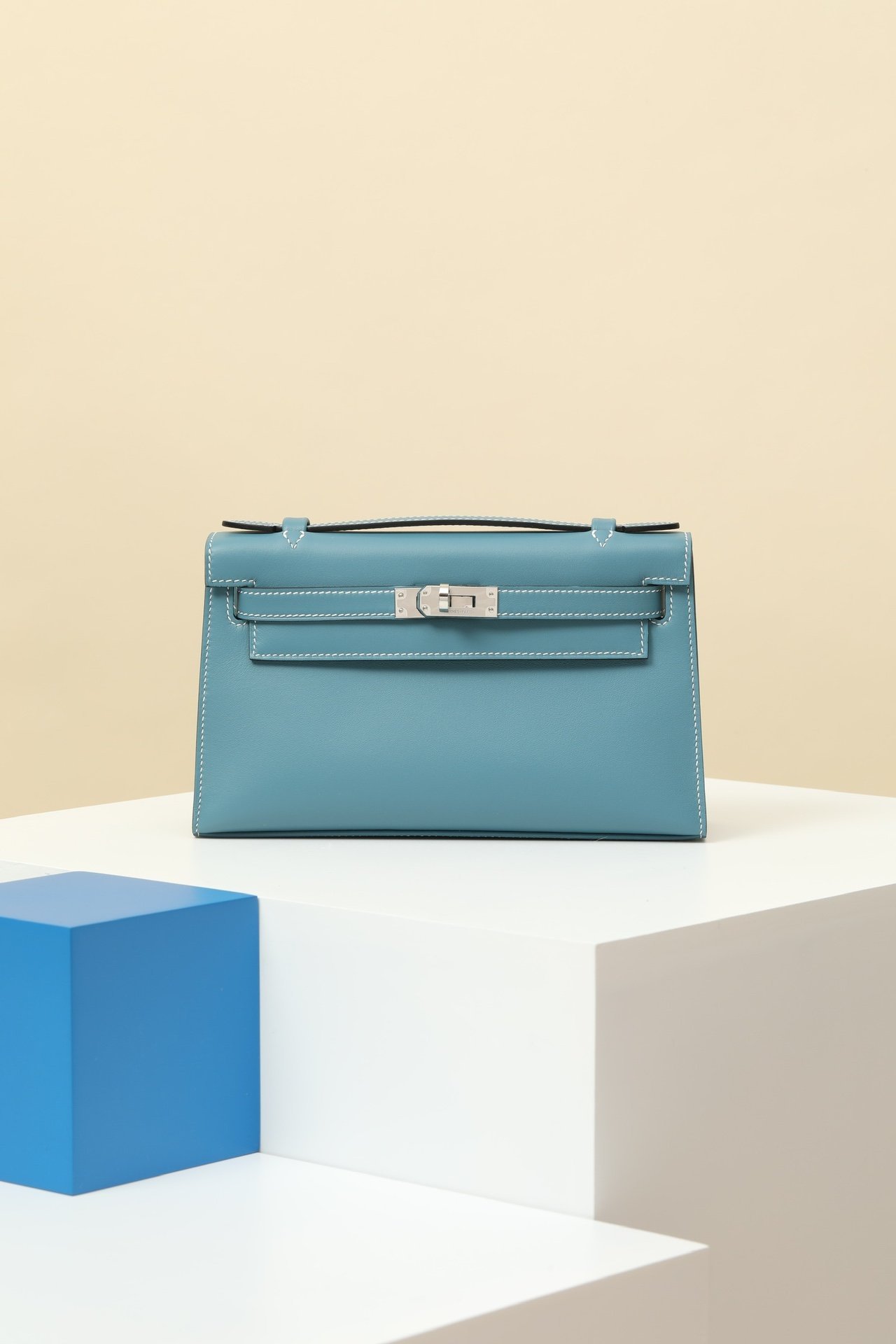 Mini Kelly 22 (Generation I) detail image 1 sourced from womanlvbag.com