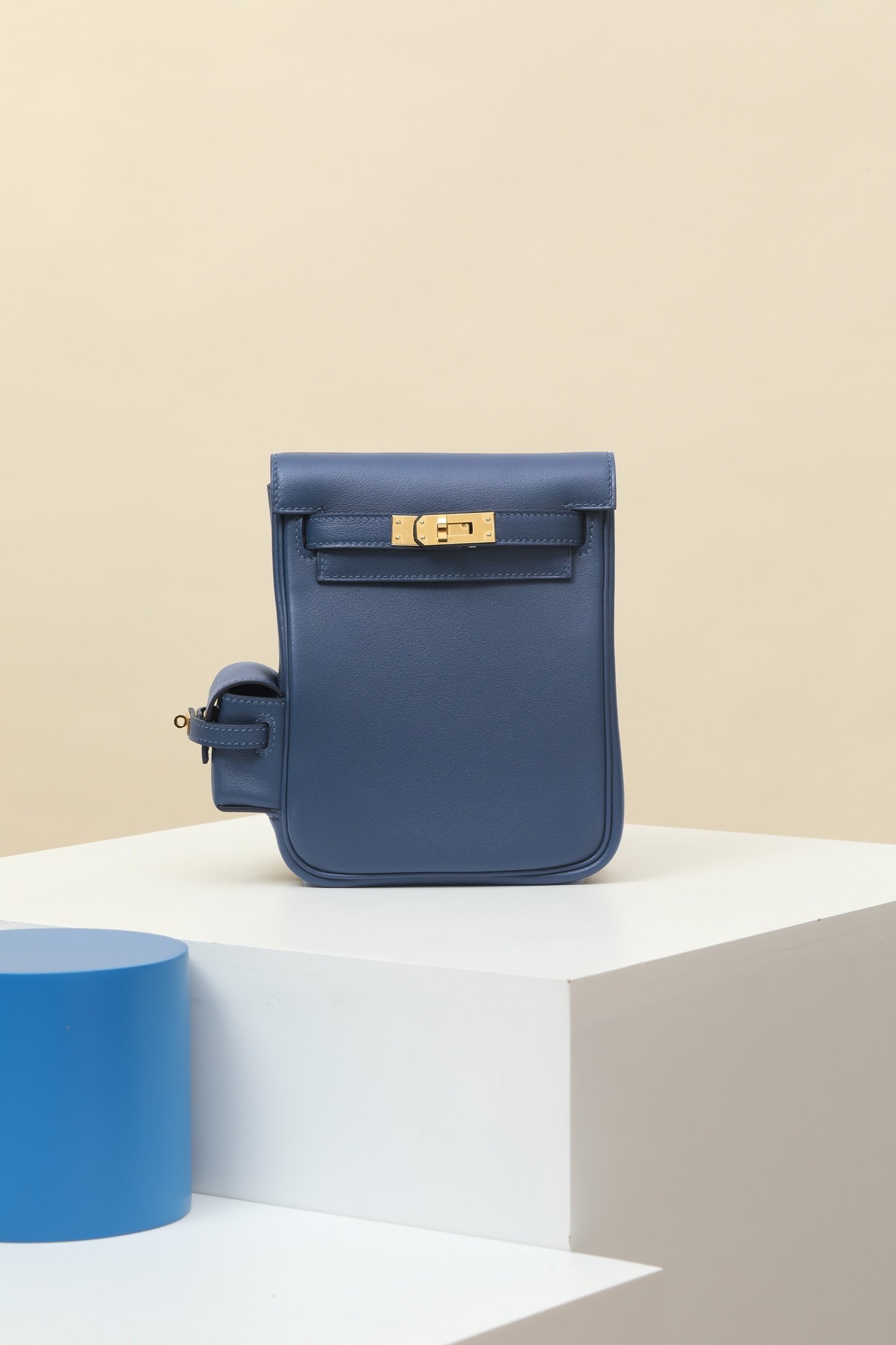 Hermès Hac à Dos PM detail image 1 sourced from womanlvbag.com