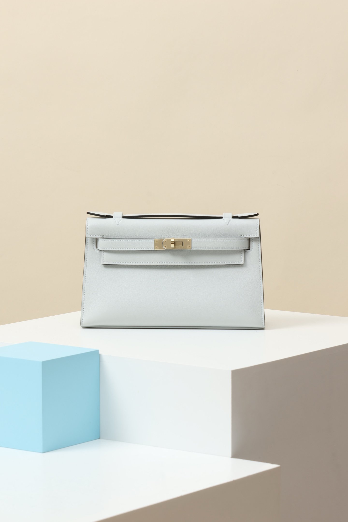 Hermès Mini Kelly 22 (Generation I) detail image 1 sourced from womanlvbag.com