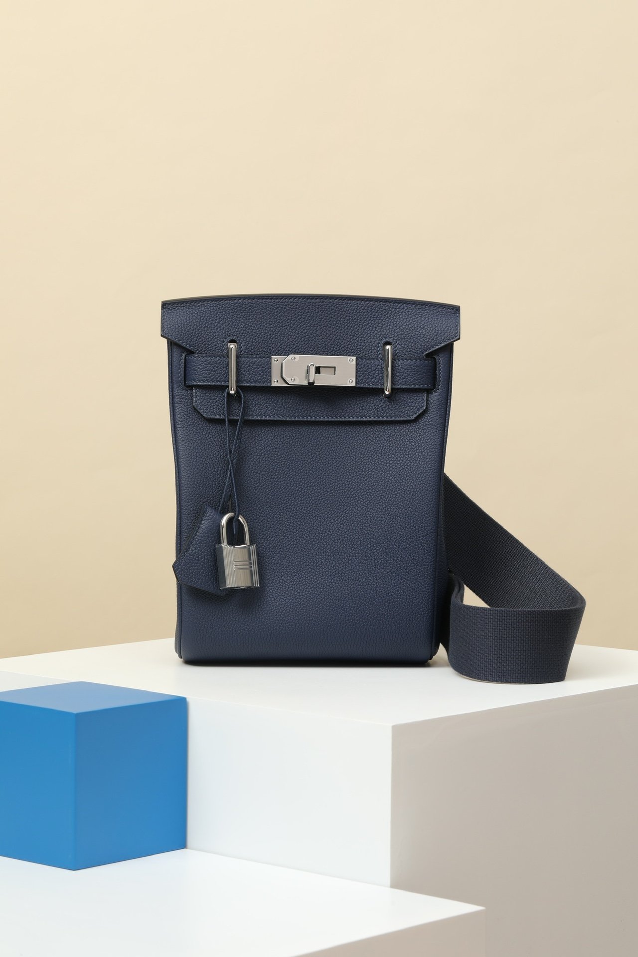 Hermès Hac à Dos GM (Large Size) detail image 1 sourced from womanlvbag.com