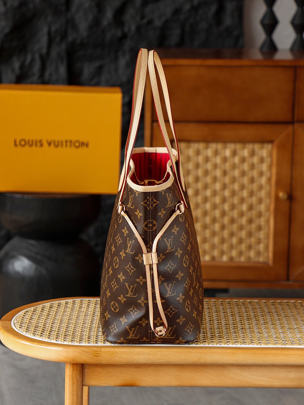 Louis Vuitton knockoff Neverfull MM M41177 monogram canvas tote with cerise red interior