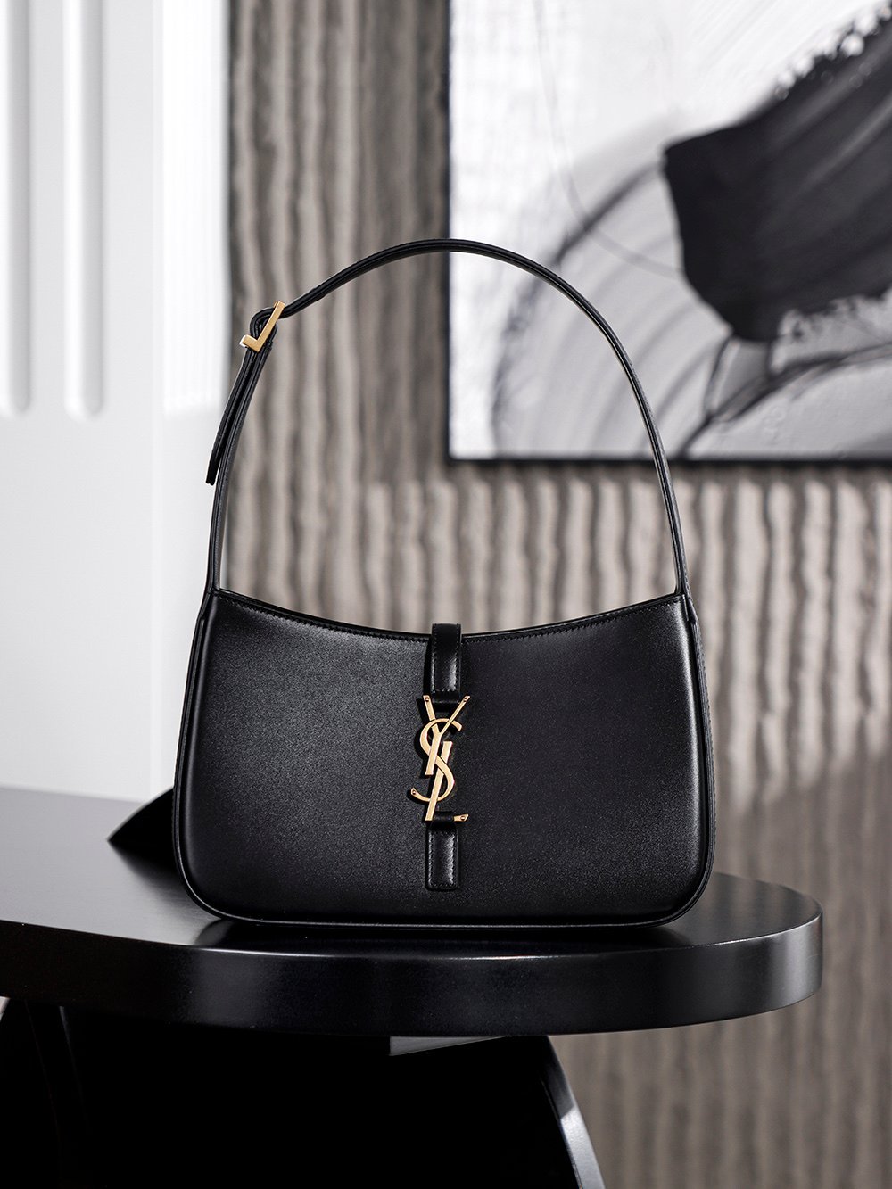 SAINT LAURENT (YSL) LE 5 À 7 Hobo Bag (Smooth Leather) detail image 1 sourced from womanlvbag.com