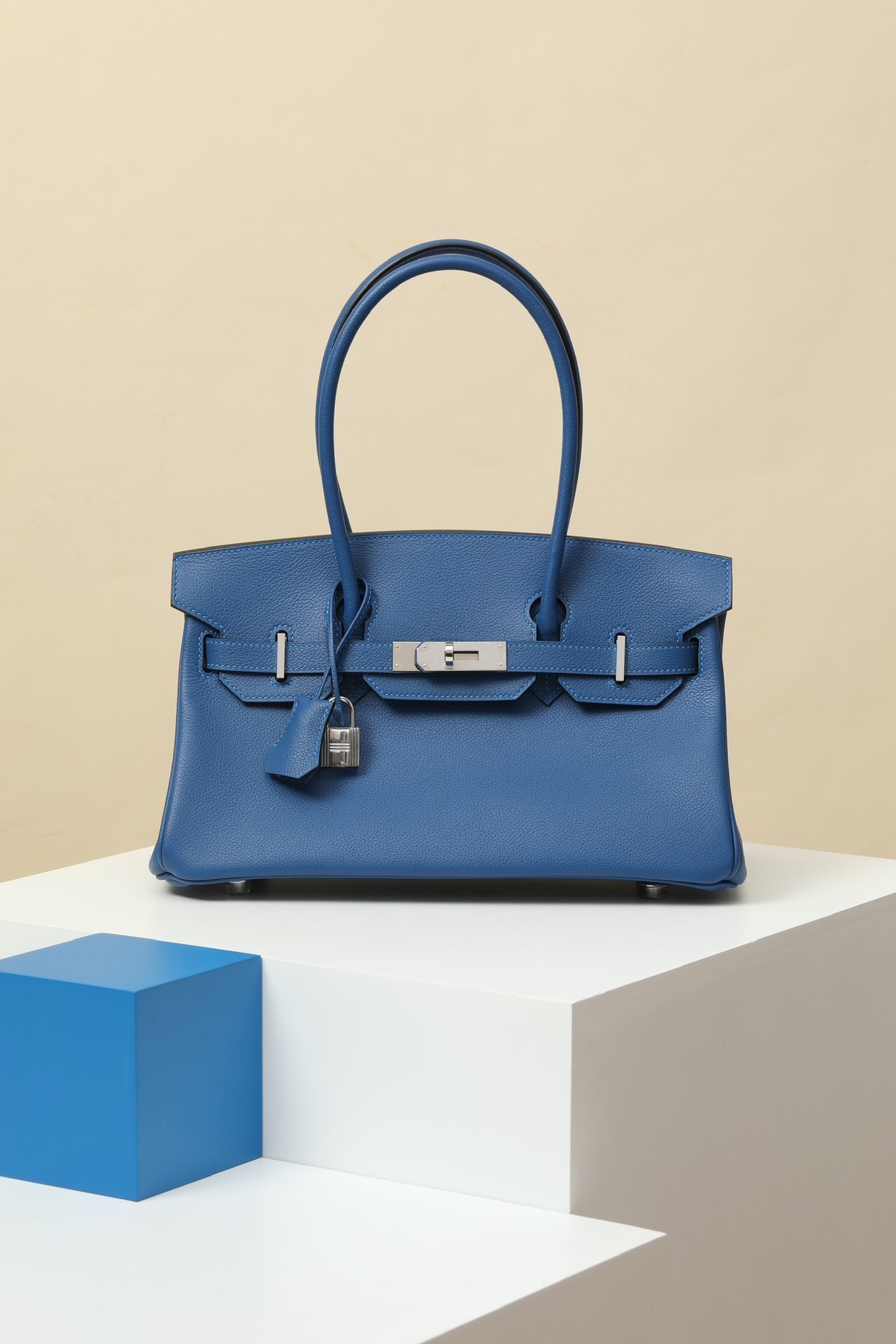 Hermès Birkin Shoulder Light 29 Bleu France Evergrain PHW detail image 1 sourced from womanlvbag.com