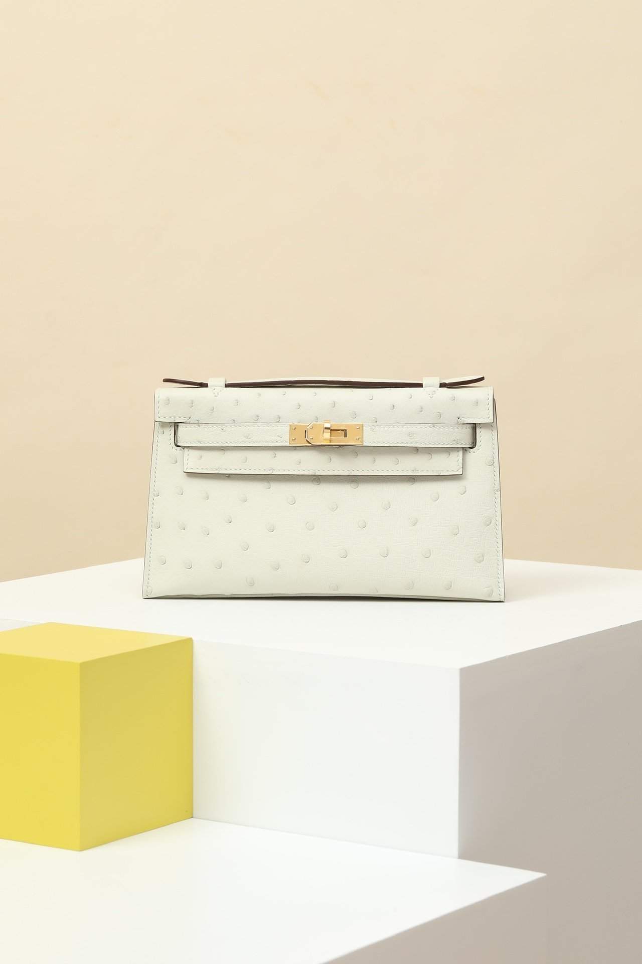 Hermès Mini Kelly 22 (Generation I) detail image 1 sourced from womanlvbag.com