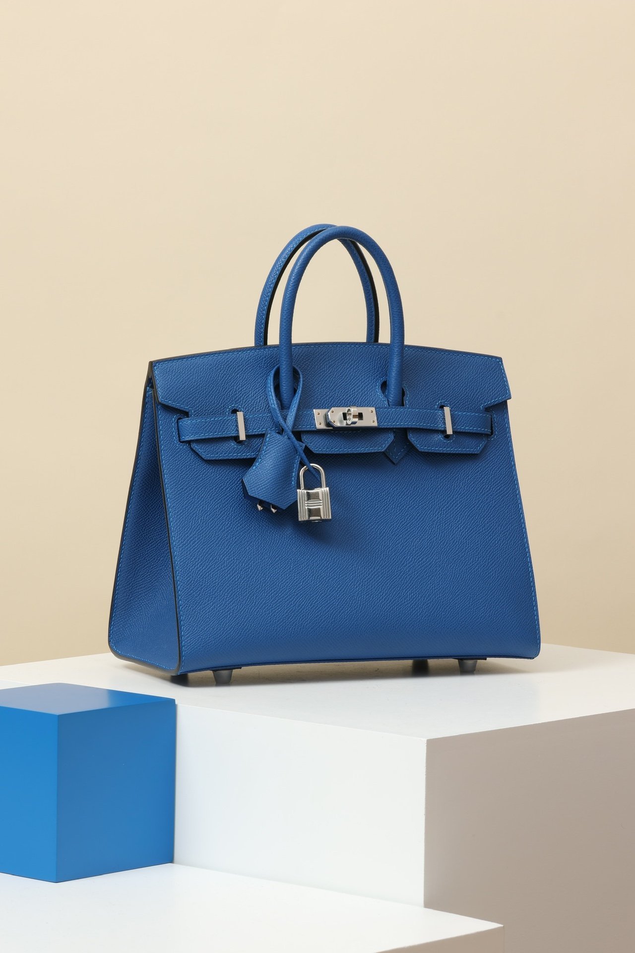 Hermès Birkin 25 Blue France Epsom PHW detail image 2 sourced from womanlvbag.com