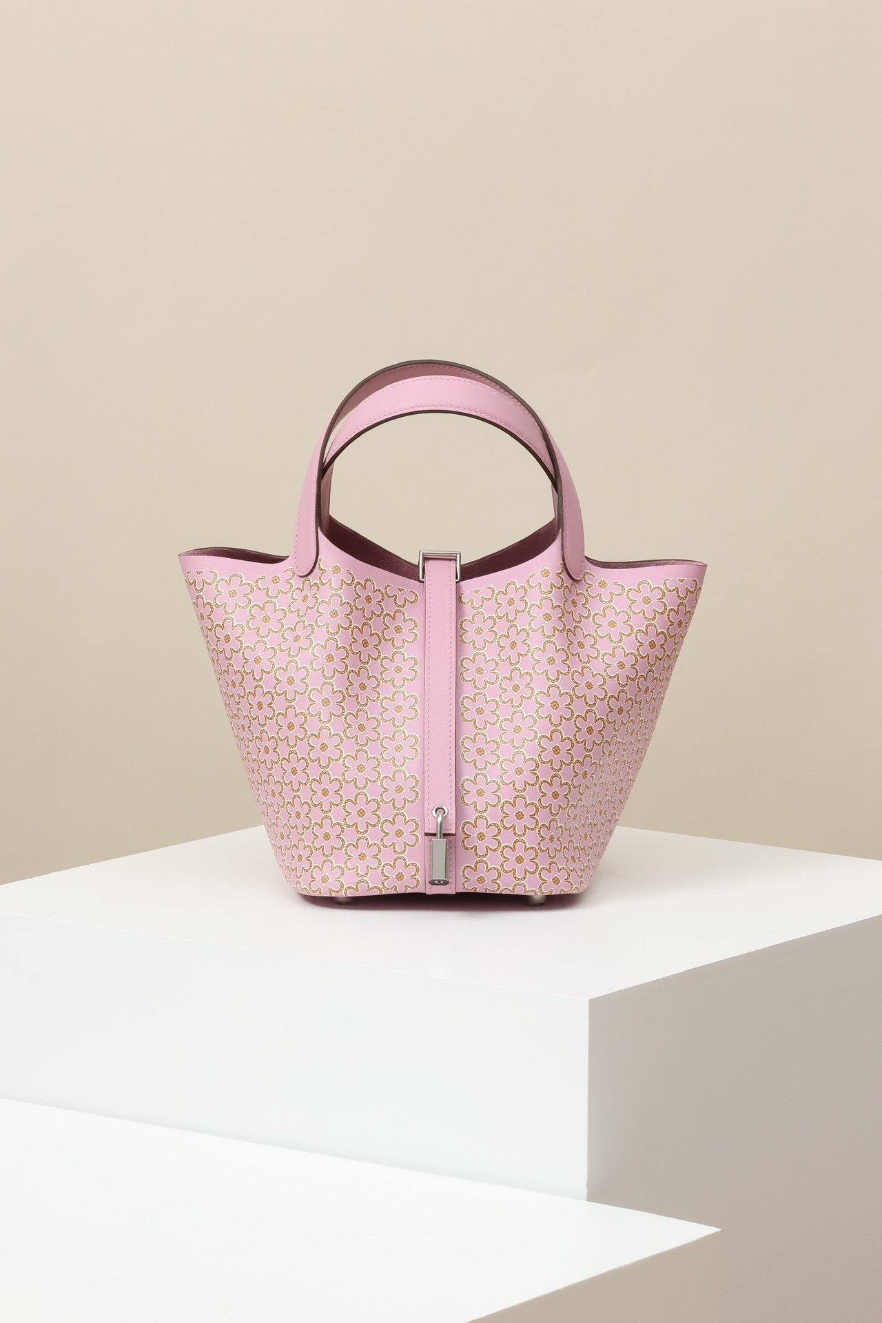 Picotin Lock (Standard Leather) detail image 1 sourced from womanlvbag.com