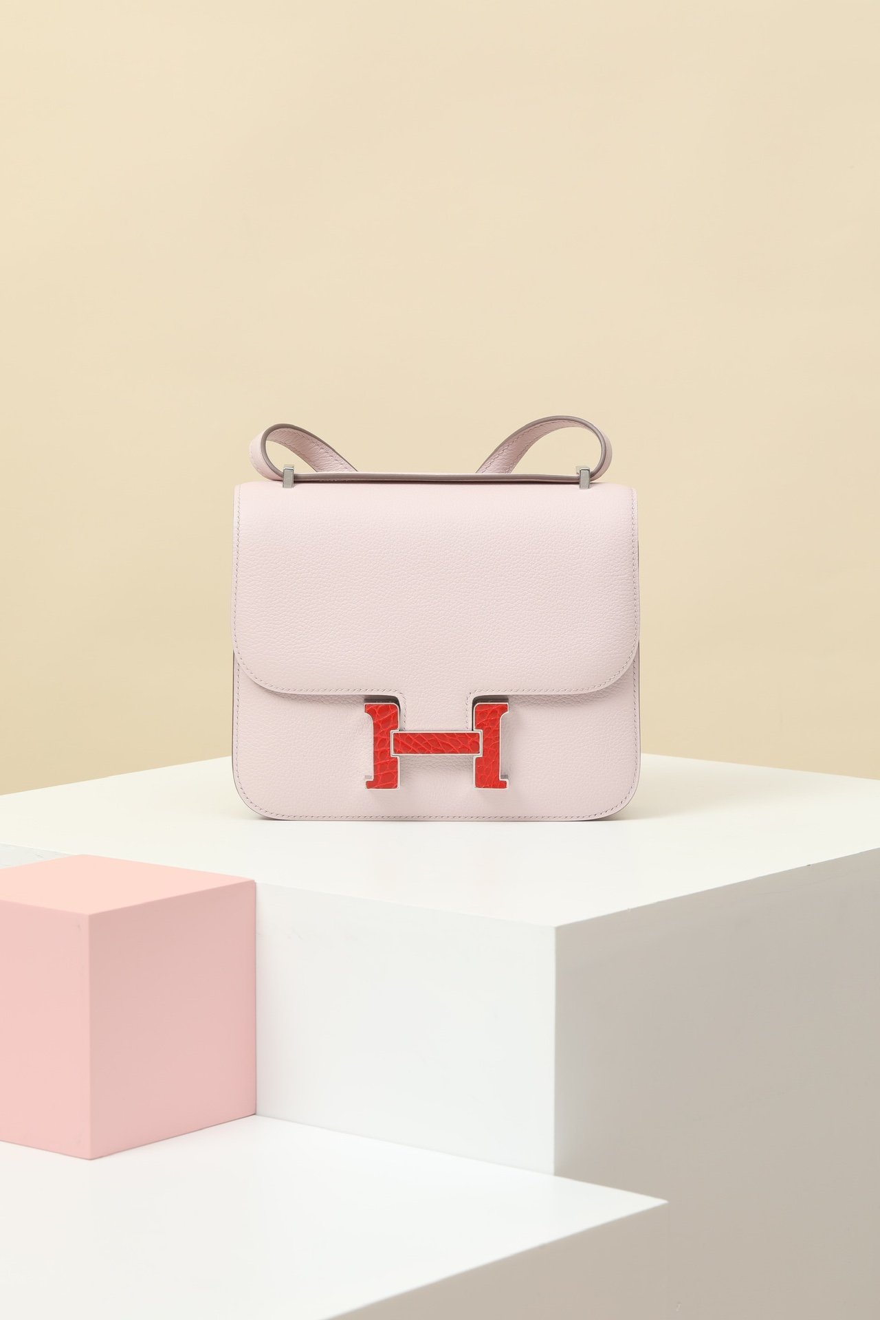 Hermès Constance 19 Touch detail image 1 sourced from womanlvbag.com