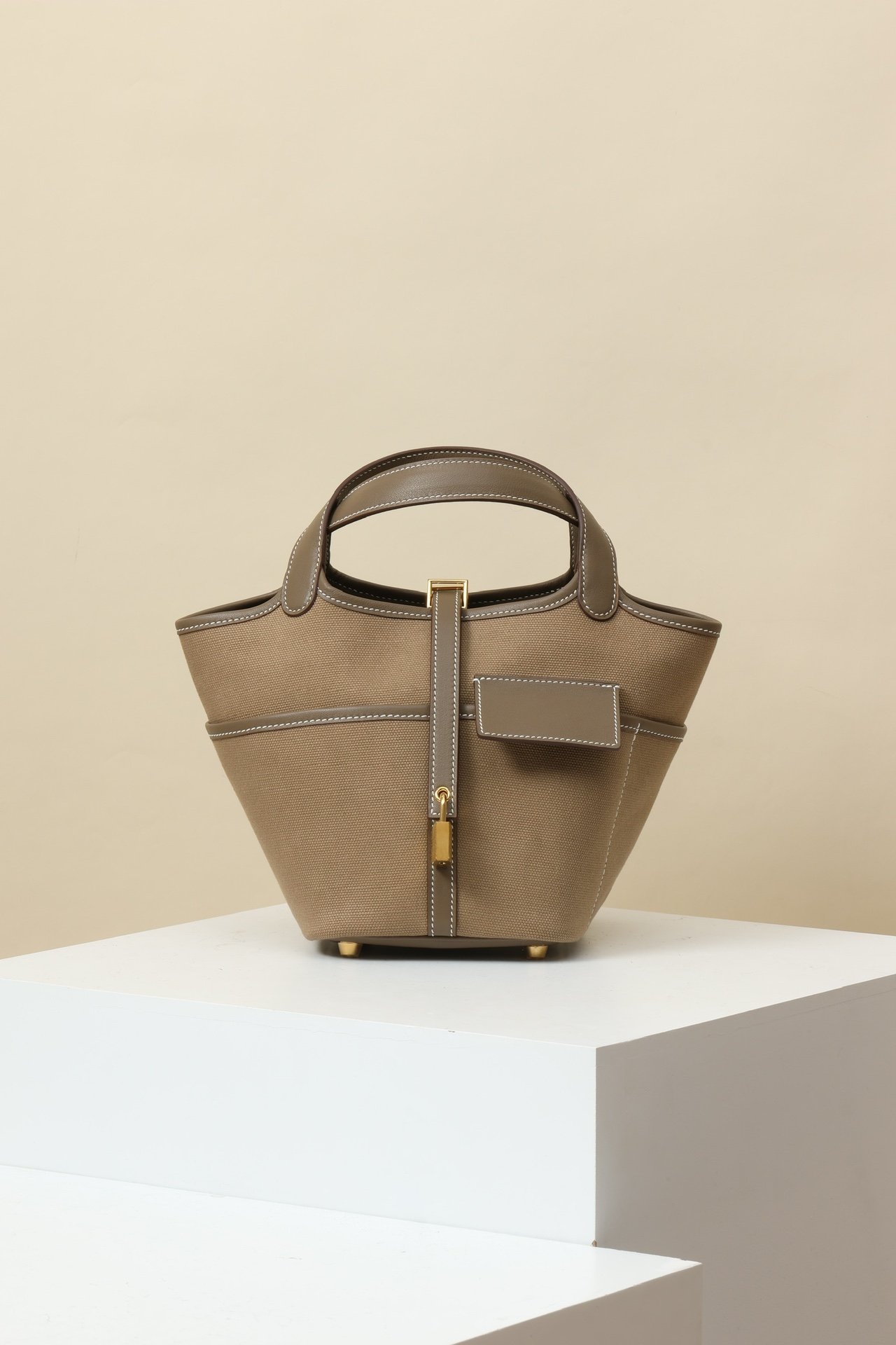 Picotin Lock 18 Cargo with functional exterior pockets detail image 1 sourced from womanlvbag.com