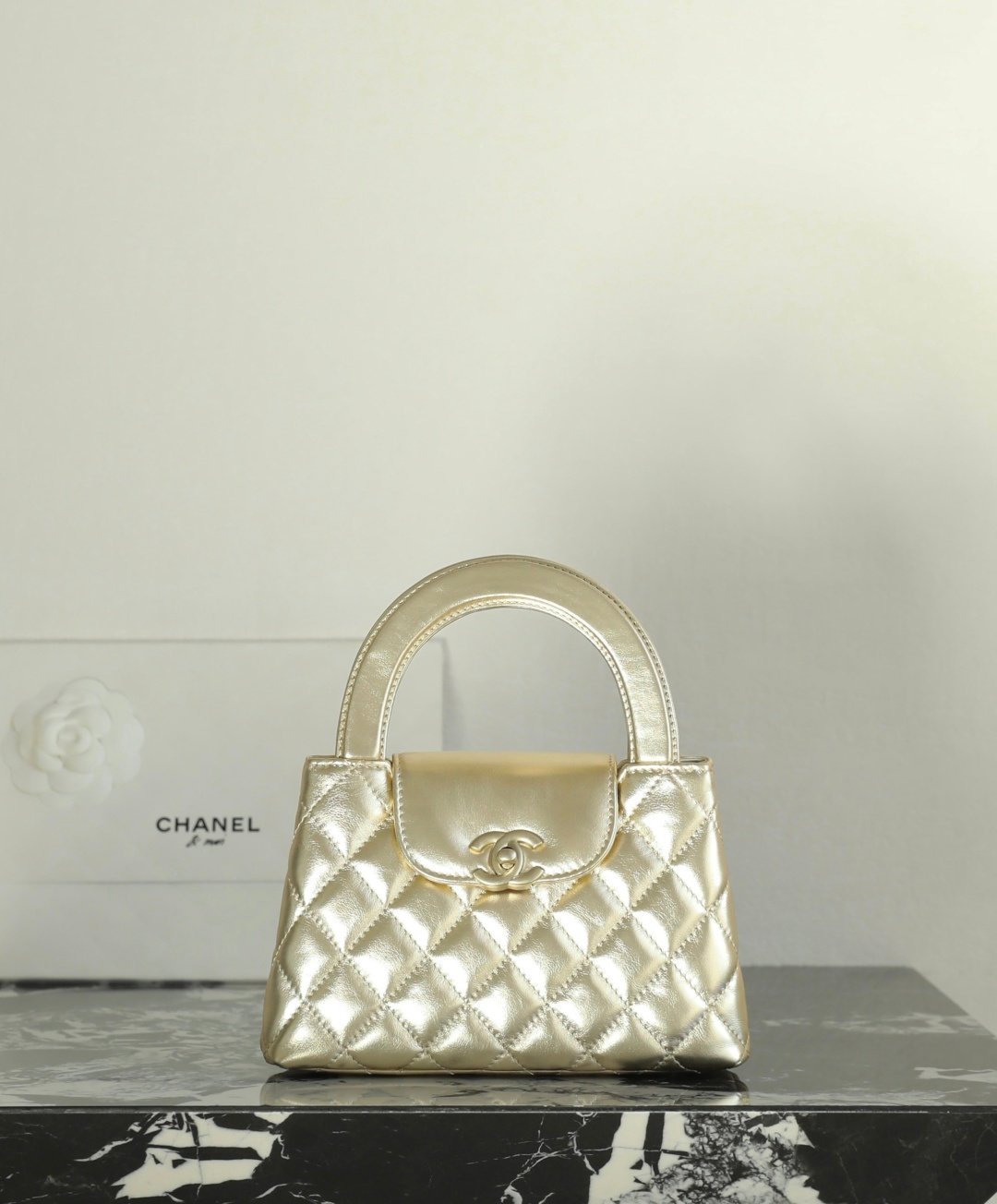 Chanel Kelly Large Handle Chain Bag detail image 1 sourced from womanlvbag.com