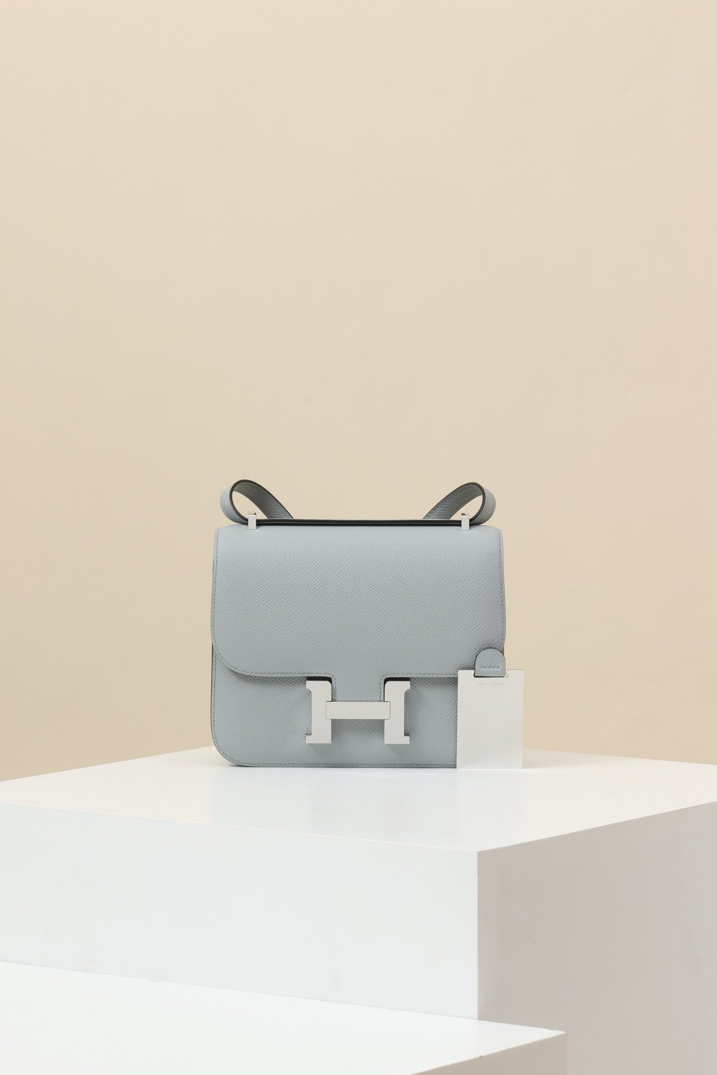 Hermès Constance 19 – Epsom Calfskin 8U Bleu Glacier PHW detail image 1 sourced from womanlvbag.com