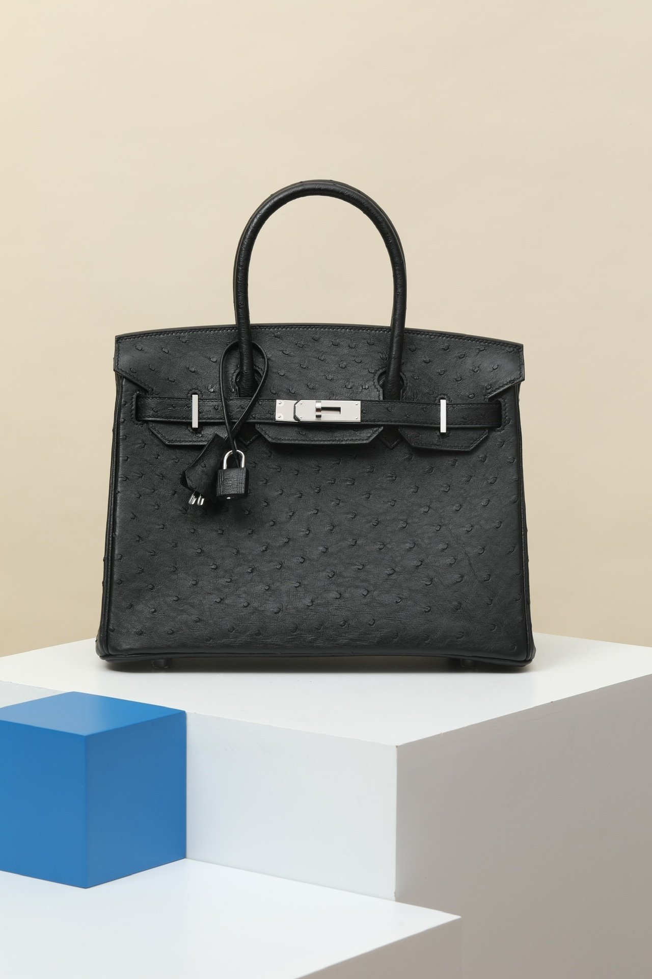 Hermès Birkin 30 Black Ostrich PHW detail image 1 sourced from womanlvbag.com