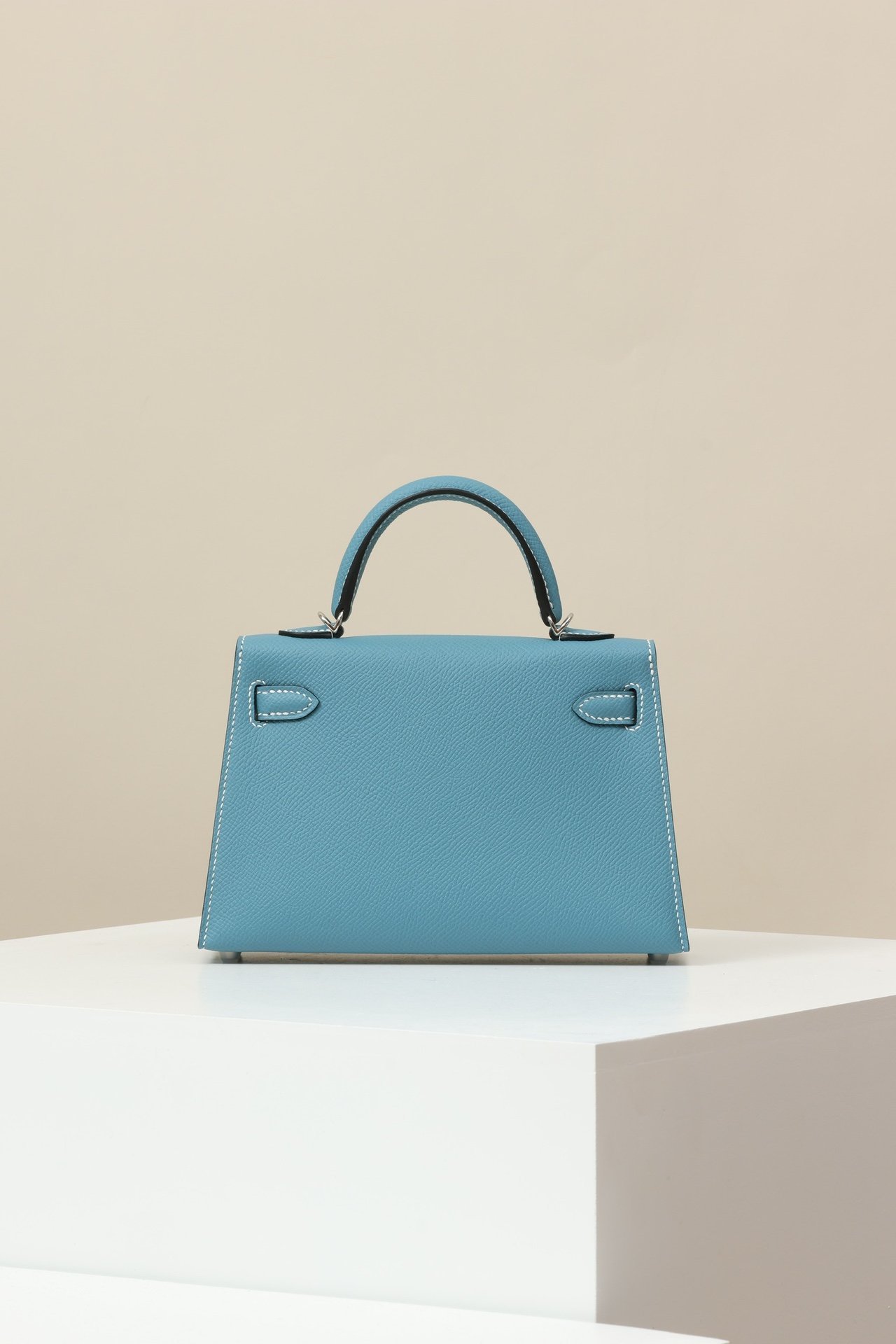 Hermès Mini Kelly 19 Sellier G2 Epsom Bleu Jean D2 Palladium Hardware (PHW) detail image 2 sourced from womanlvbag.com