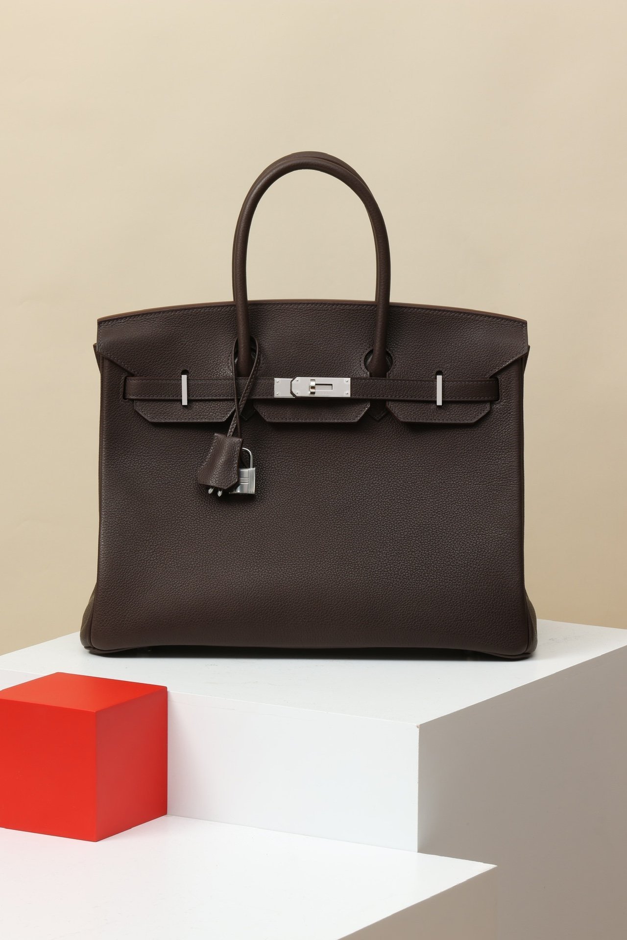 Hermès Birkin 35 detail image 1 sourced from womanlvbag.com