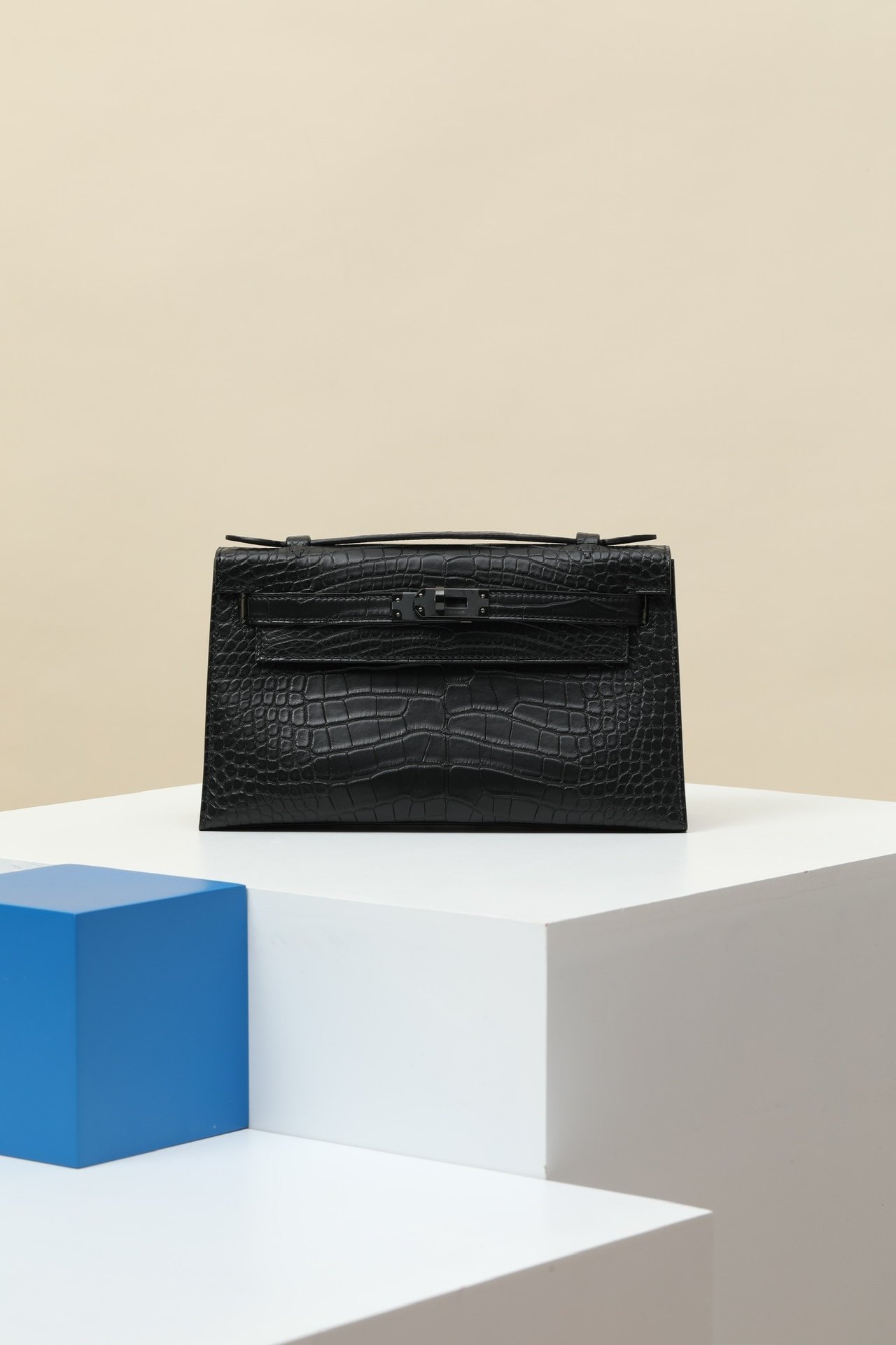 Mini Kelly 22 (Generation I) detail image 1 sourced from womanlvbag.com