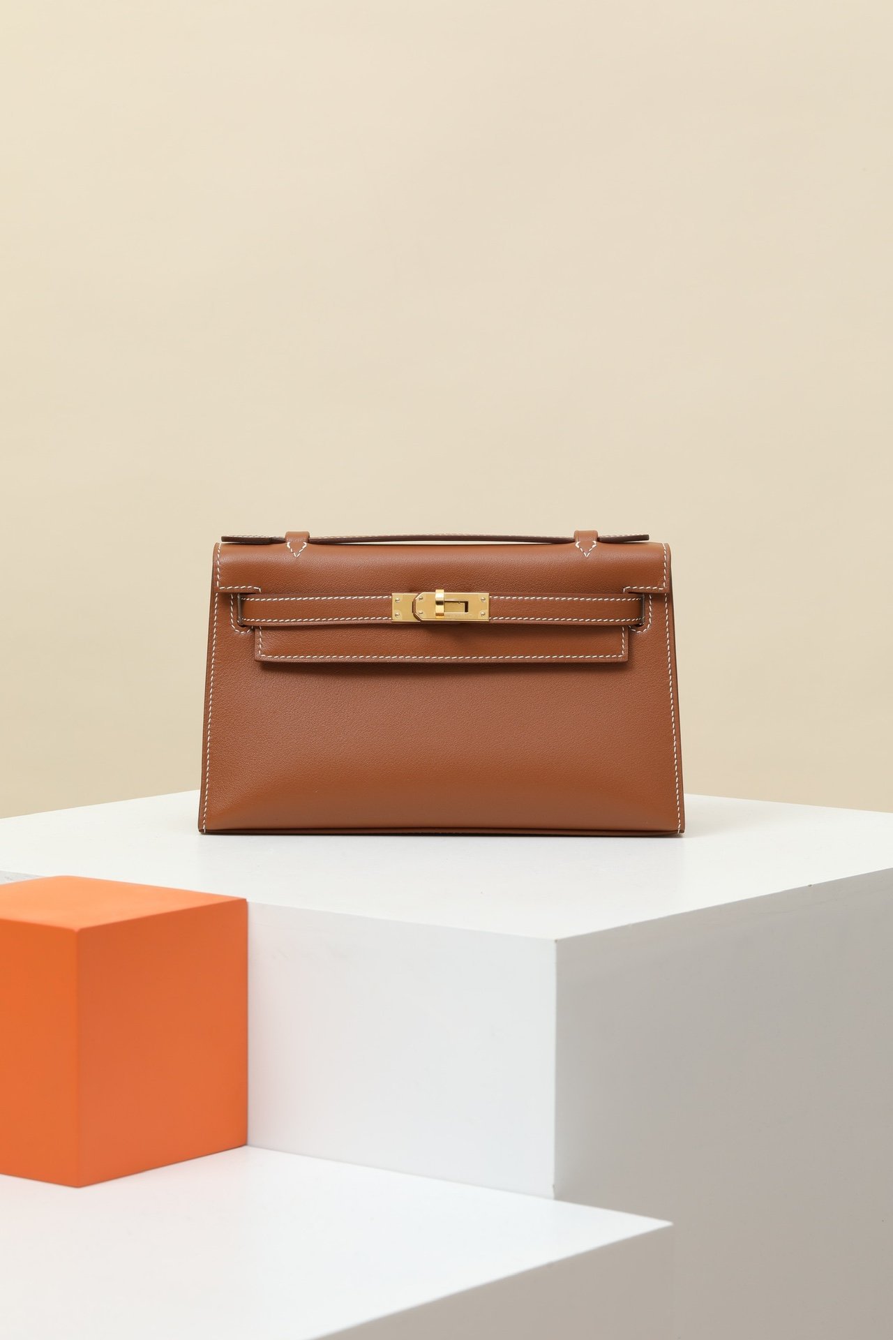 Hermès Mini Kelly 22 (Generation I) detail image 1 sourced from womanlvbag.com