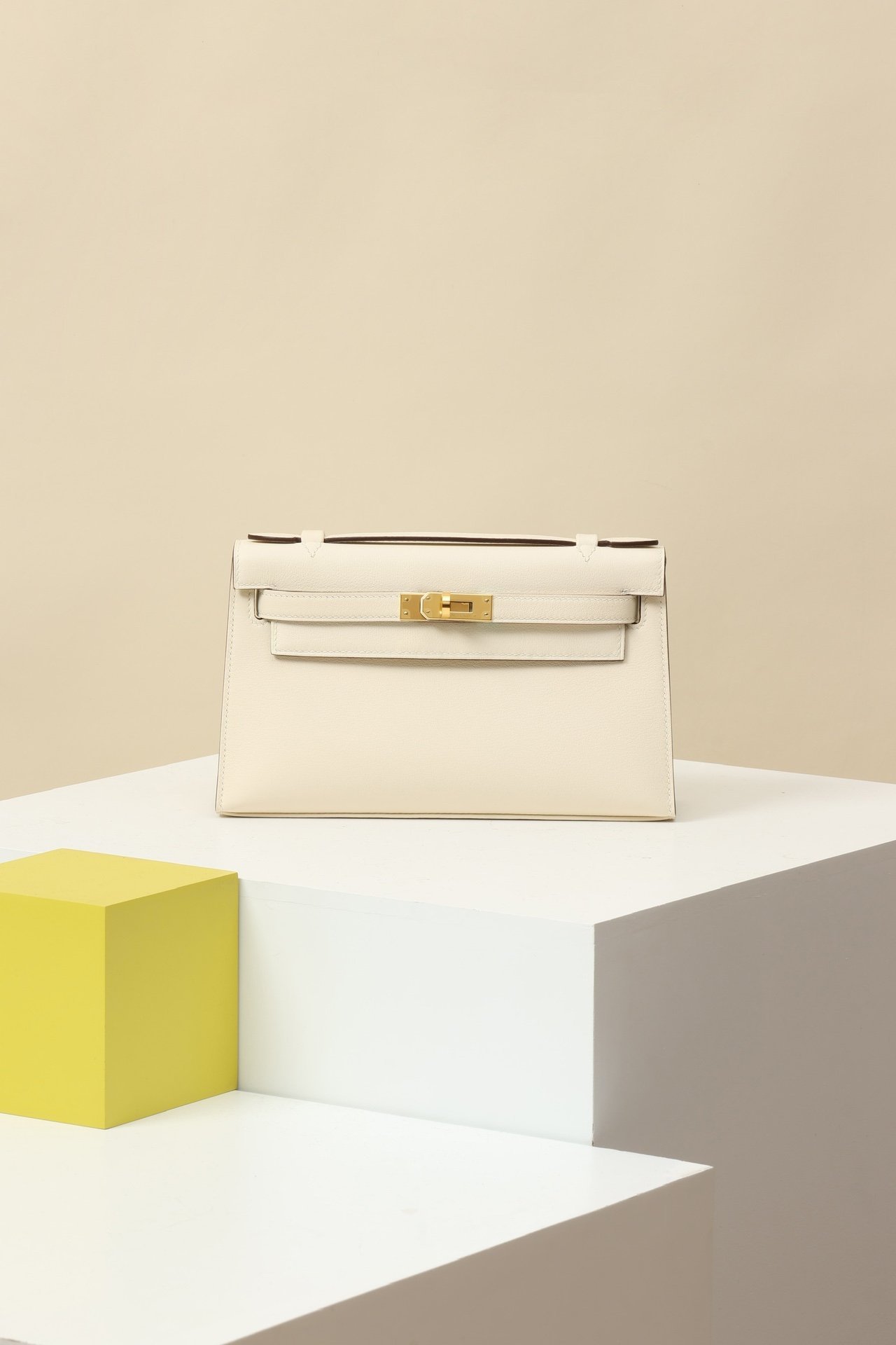 Hermès Mini Kelly 22 (Generation I) detail image 1 sourced from womanlvbag.com