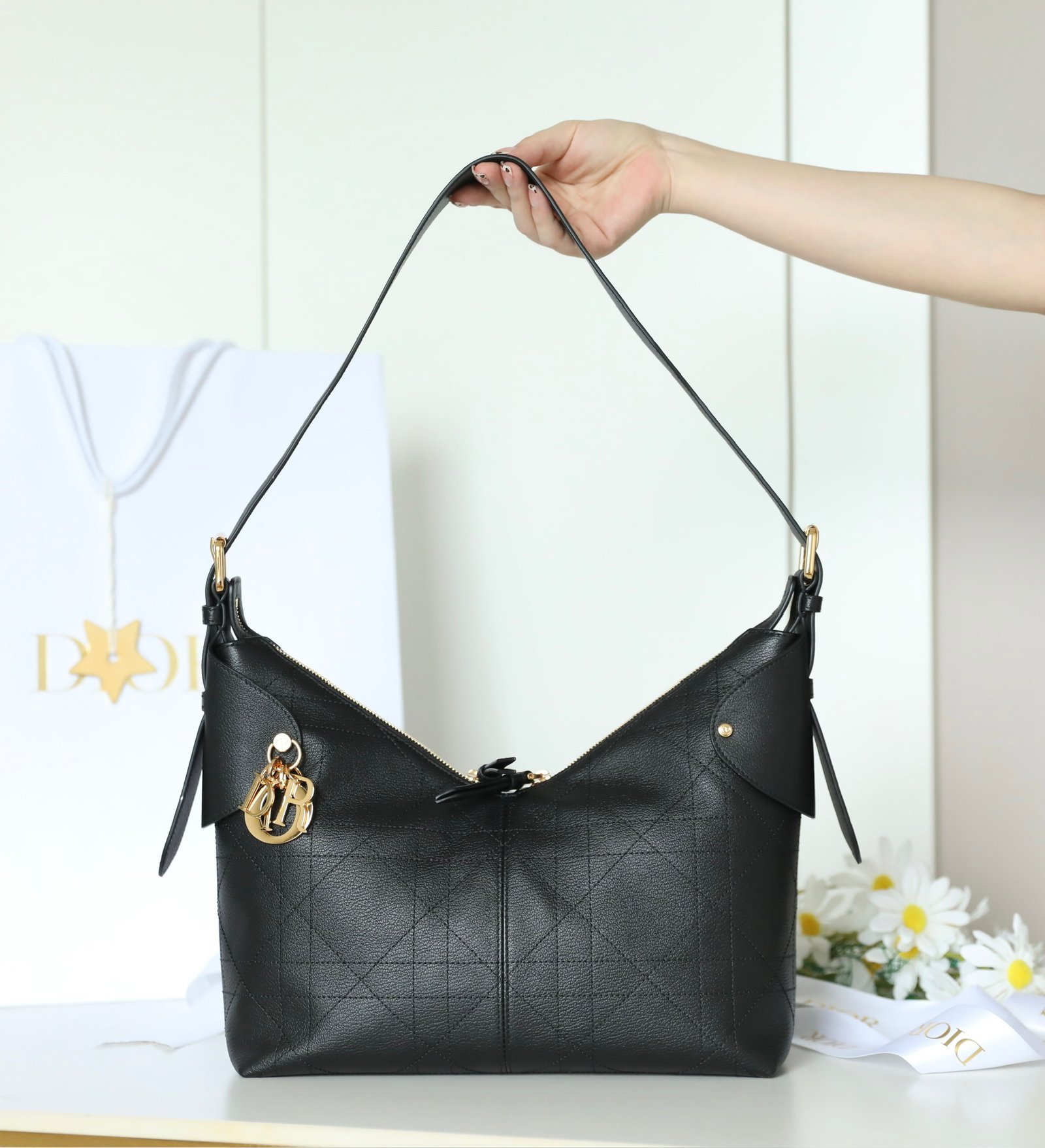DIOR VOYAGE Medium Bag (Black Grained Calfskin) detail image 1 sourced from womanlvbag.com