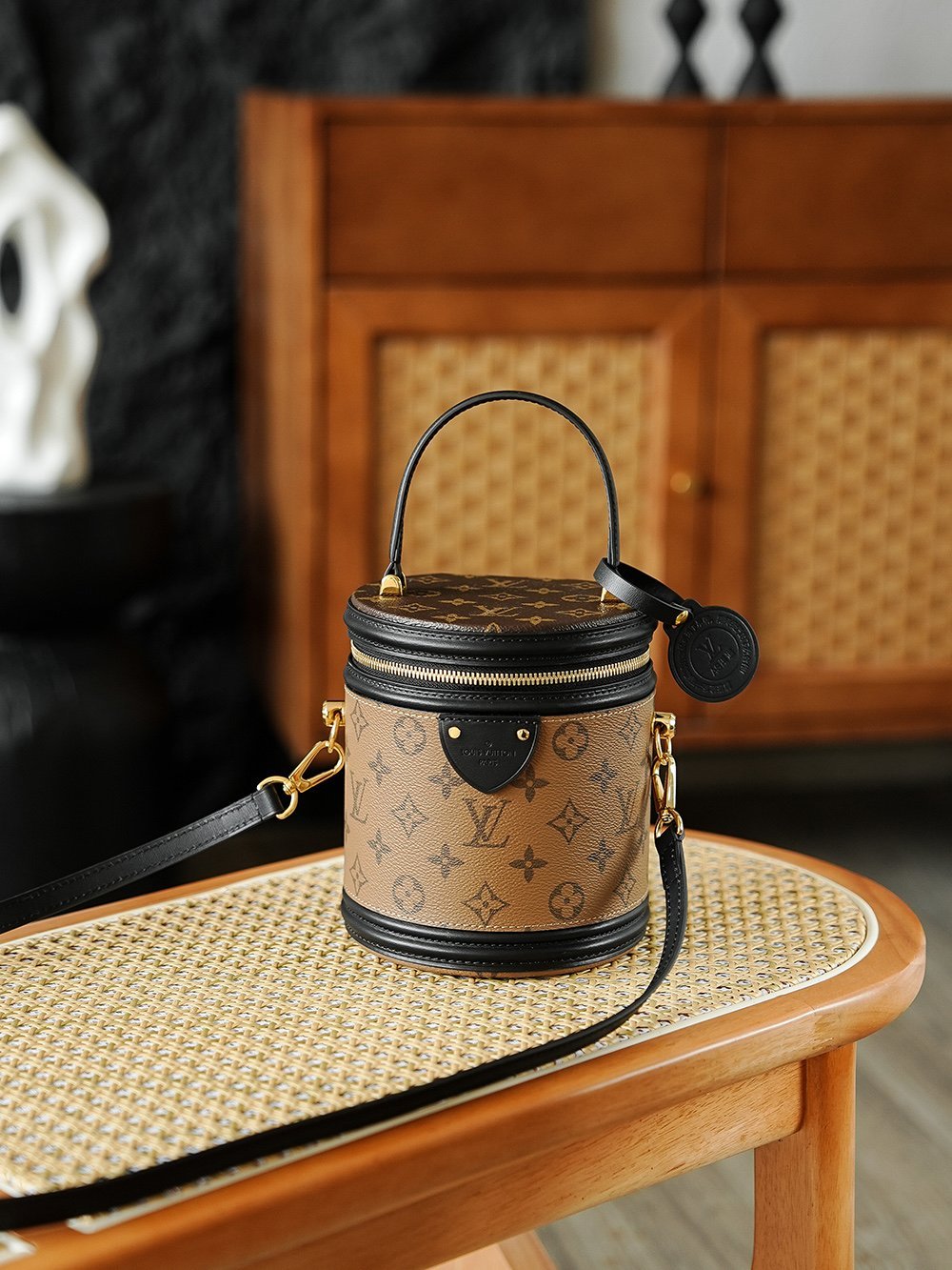 M43986 () detail image 1 sourced from womanlvbag.com